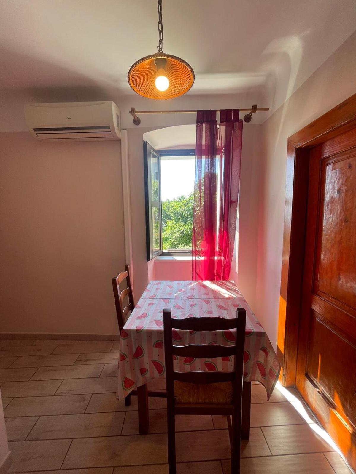 Crveni Apartman Cres Dış mekan fotoğraf