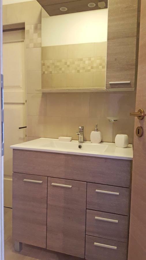 Crveni Apartman Cres Dış mekan fotoğraf